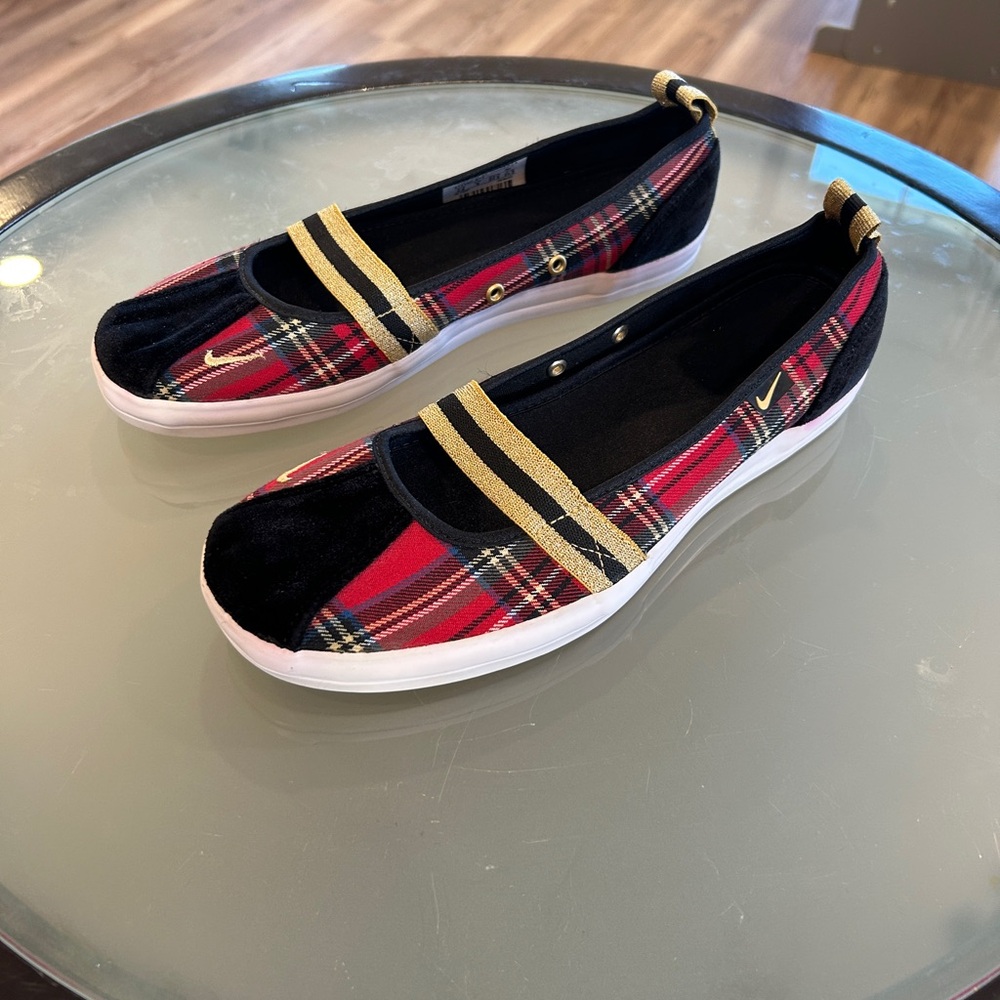 Nike Plaid Flats